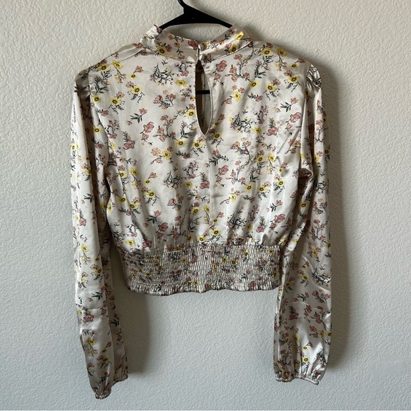 Guess Floral Satin Cropped Blouse with Long Sleeves, V Cutout Neck, Buttons - Picture 7 of 12